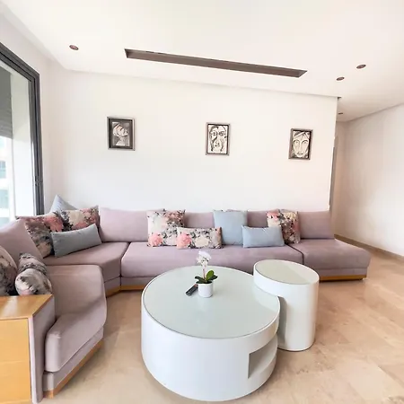 Luxurious 3Br 2Ba, 5-Min To Beach, Large Terrace, High Floor Tangier Exterior photo