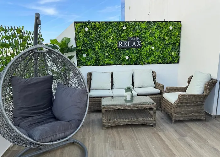 Luxurious 3Br 2Ba, 5-Min To Beach, Large Terrace, High Floor