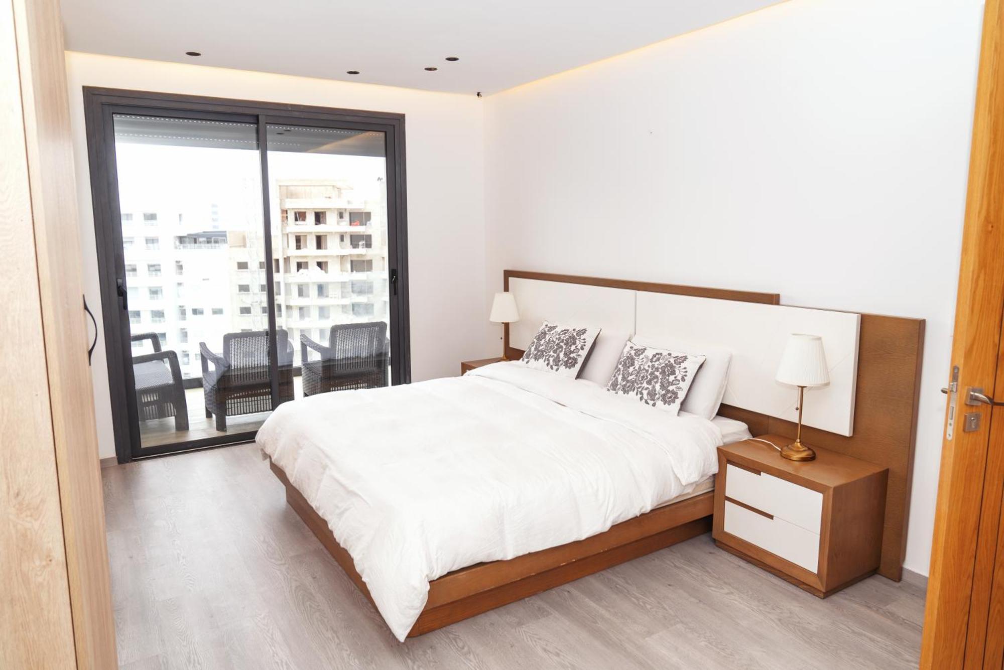 Luxurious 3br 2ba, 5-min To Beach, Large Terrace, High Floor Appartement *