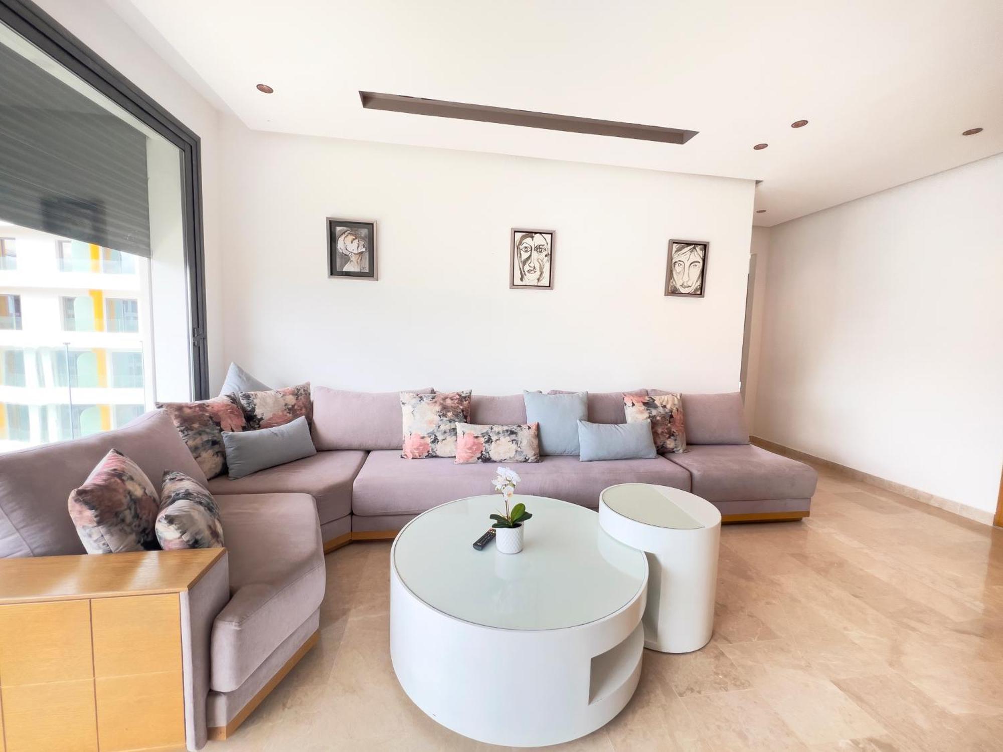 Apartment Luxurious 3br 2ba, 5-min To Beach, Large Terrace, High Floor