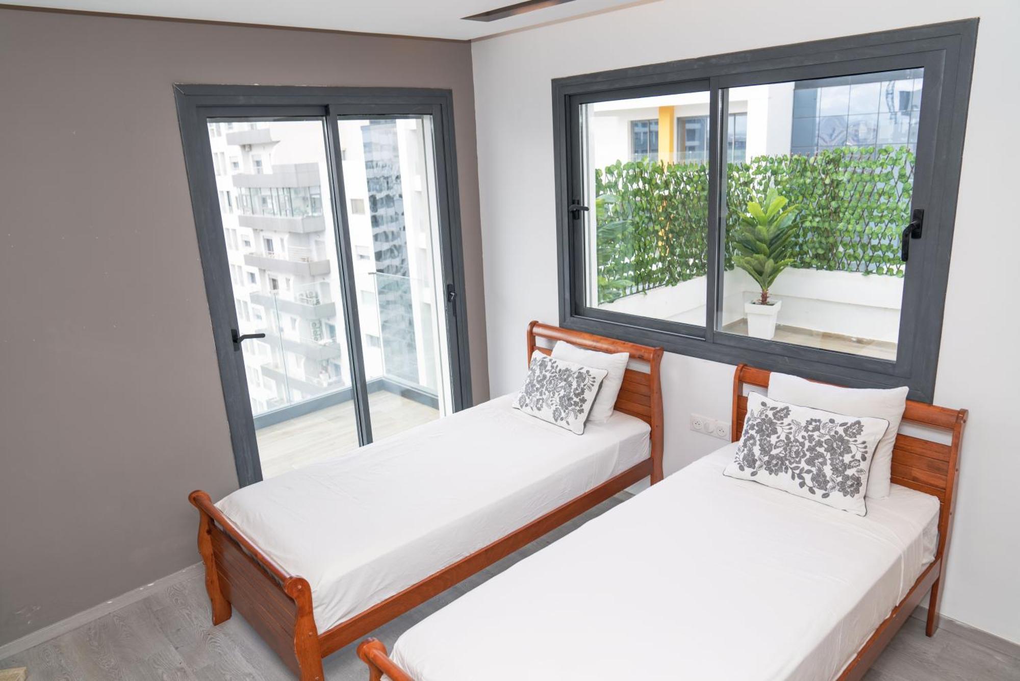 Luxurious 3br 2ba, 5-min To Beach, Large Terrace, High Floor Apartment Tanger