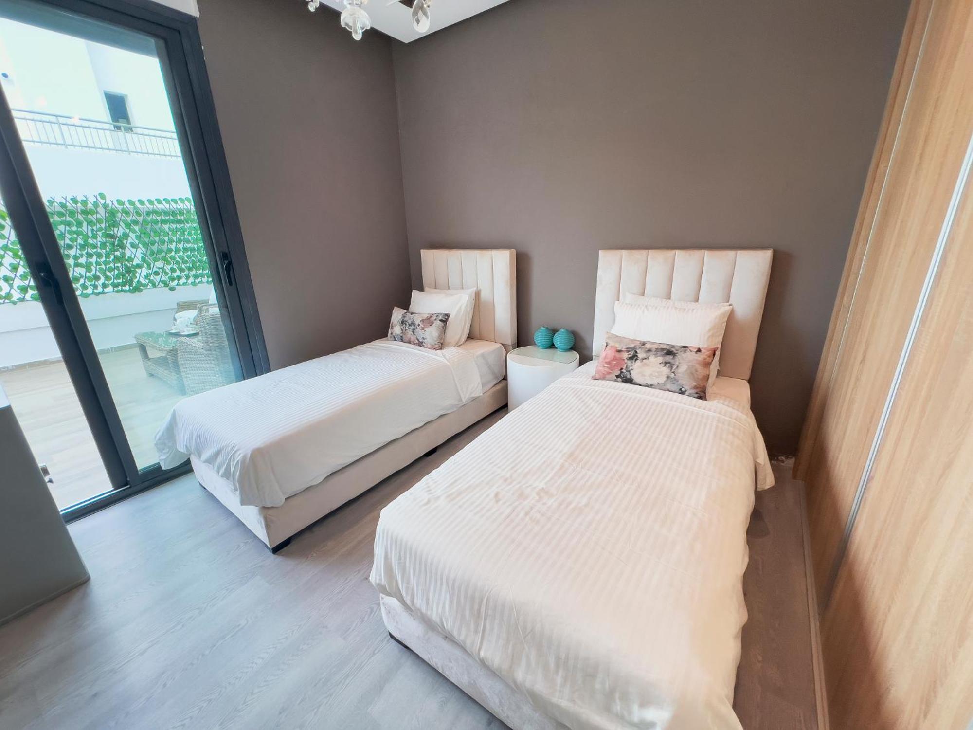 Apartment Luxurious 3br 2ba, 5-min To Beach, Large Terrace, High Floor *