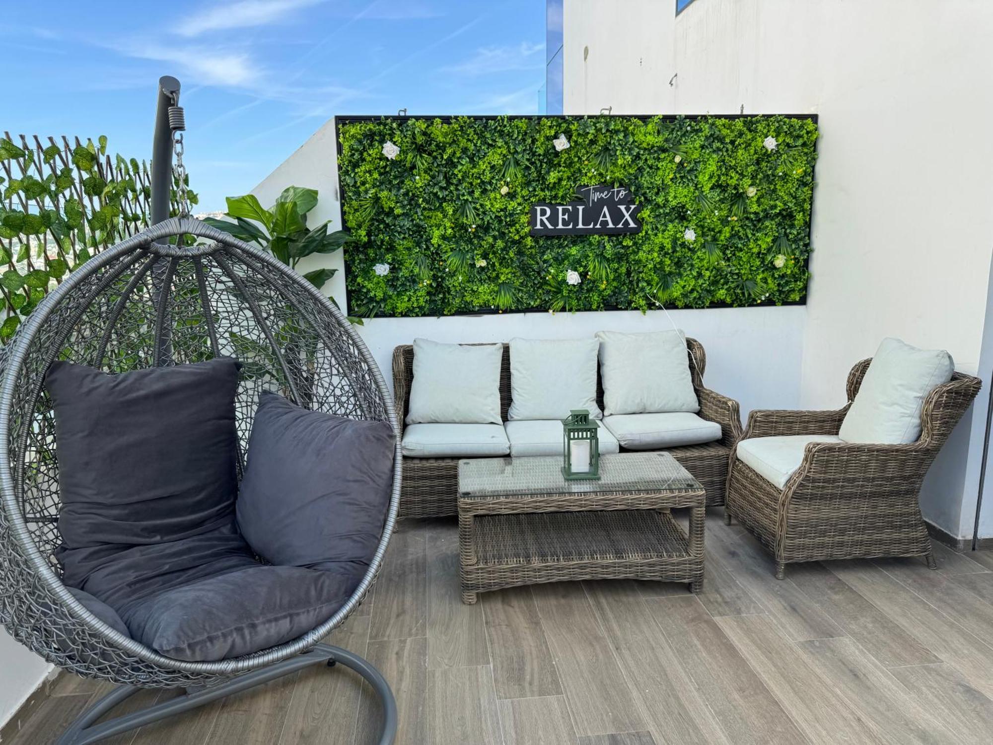 Luxurious 3br 2ba, 5-min To Beach, Large Terrace, High Floor *